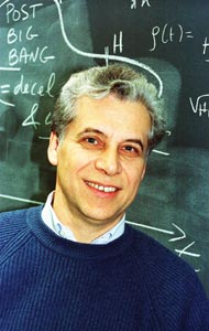 Молодой теоретик из ЦЕРНа Габриэле Венециано сумел просто угадать формулу, определявшую вероятности рассеяния двух частиц на разные углы при разных энергиях и обладавшую некоторыми общими свойствами, которые вытекали из принципов теории относительности и квантовой механики.