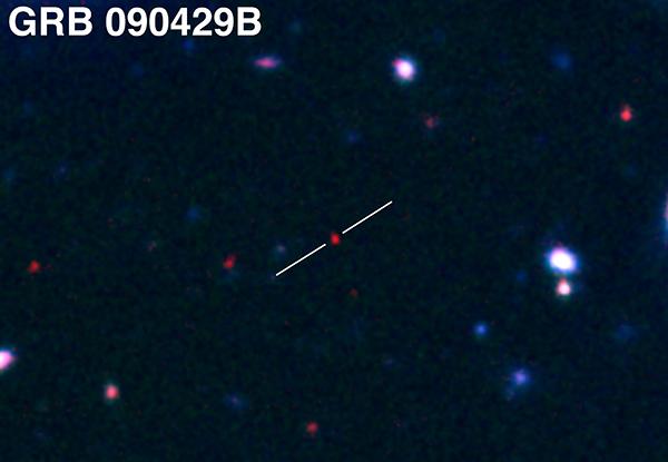 Послесвечение GRB 090429B, зарегистрированное телескопом «Джемини-север» (иллюстрация Gemini Observatory / AURA / Levan, Tanvir, Cucchiara).